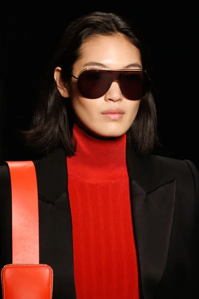 Look 15